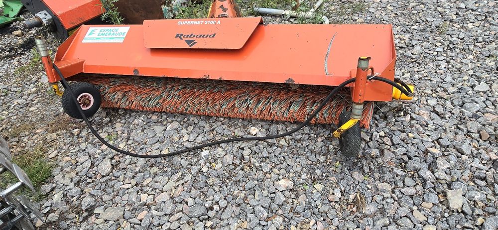 Perie hidrailica asfalt beton curatare tractor