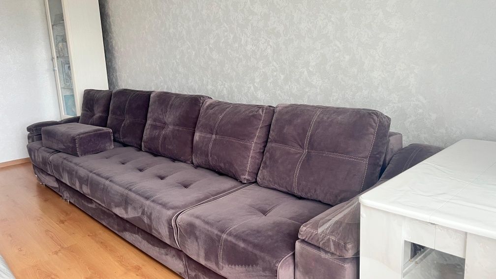 Продается диван в гостиную