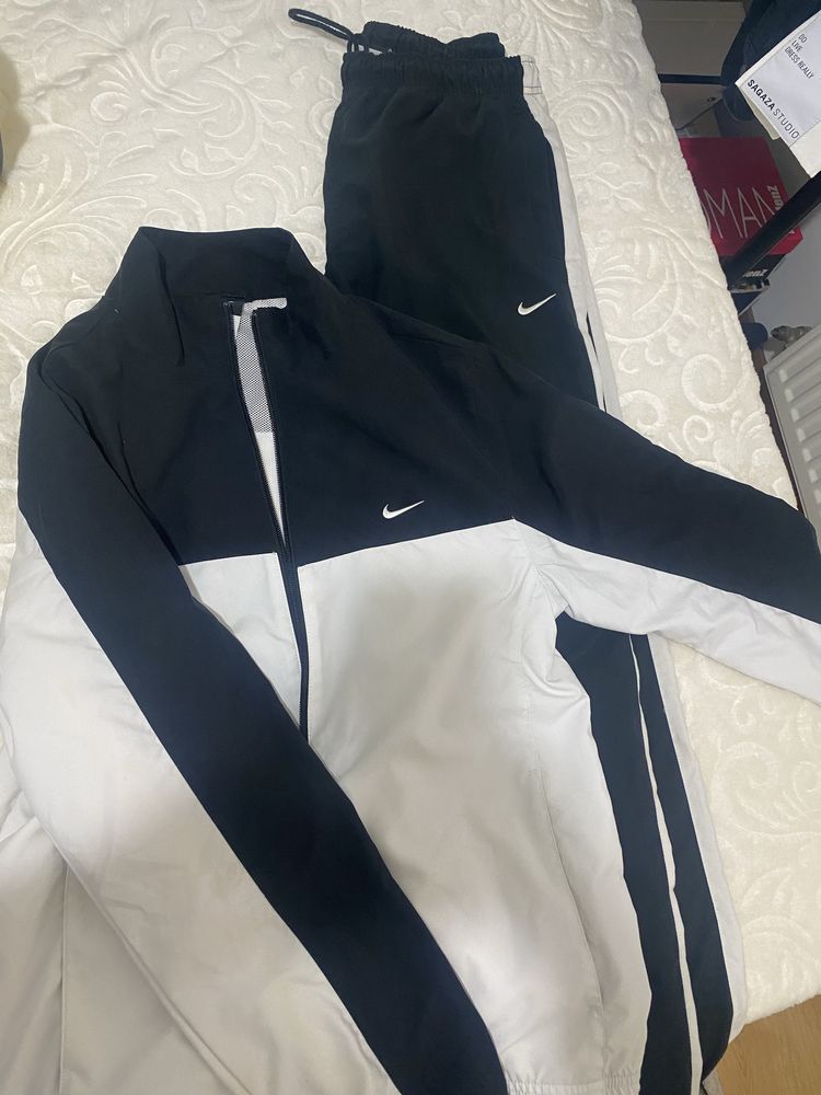 Nike  екипи оргинални С размер