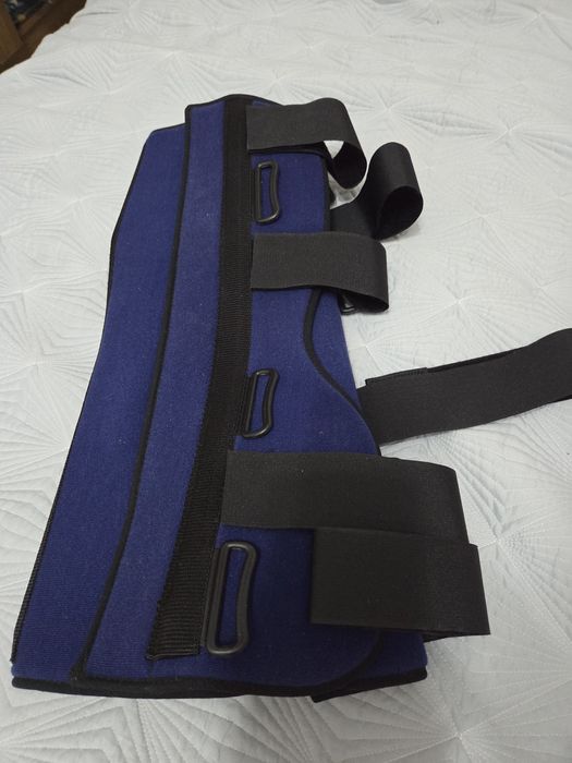 Продам бандаж для коллен новый аригинал российский. Доставка бесплатно