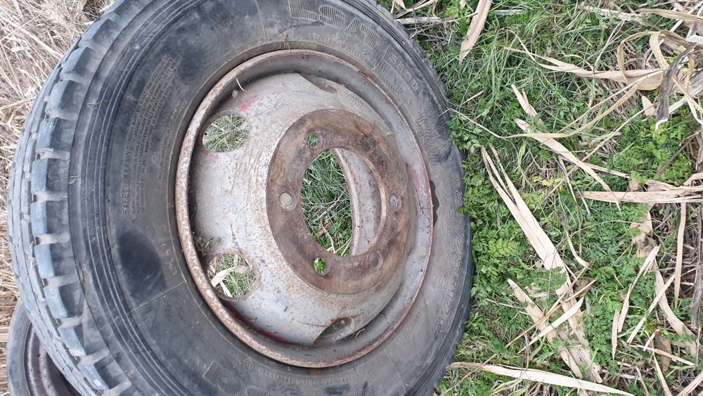 Джанта с гума 225 75 17.5 ласа