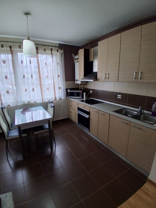 Vând apartament 3 camere