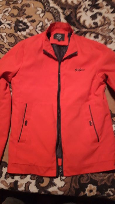 Ветровка  красный 2XL 5000,новый  сатам