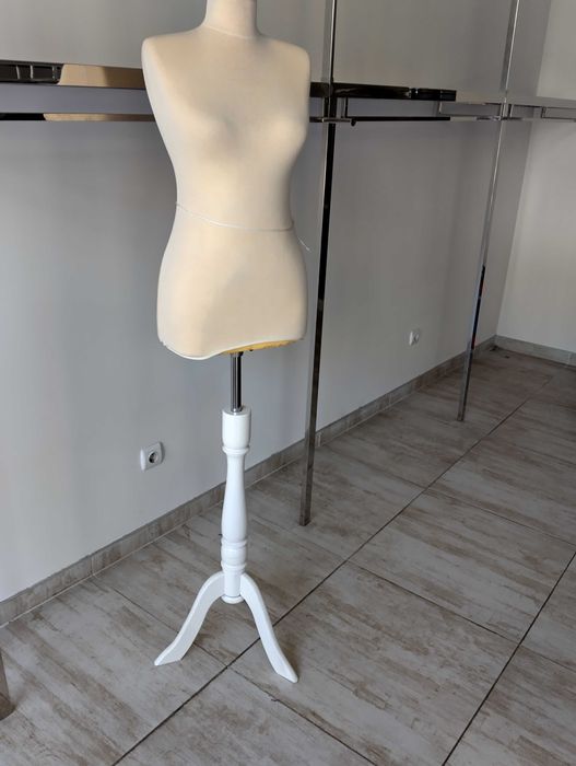 Торс с телесен цвят трико