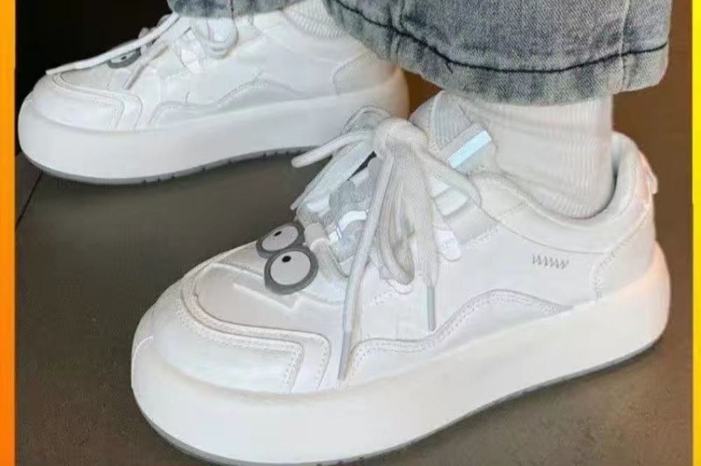 Продам кроссовки новые размер 36