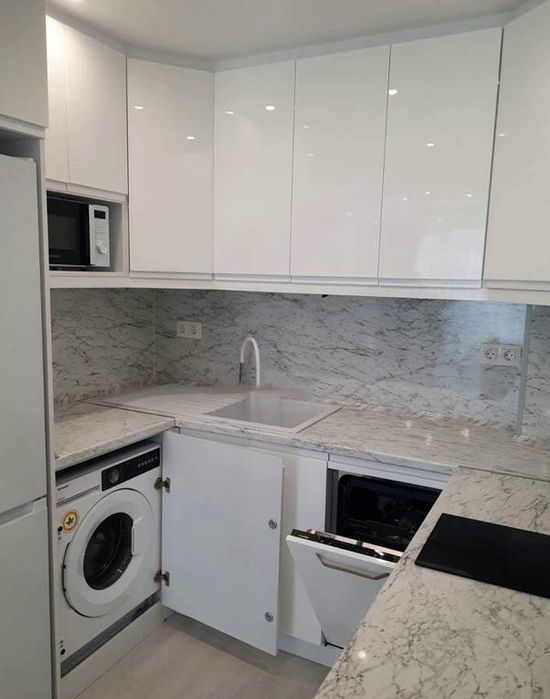 Дава се под наем Двустаен апартамент в Пловдив, Христо Смирненски - 70 кв.м за 460 € - Снимка #1