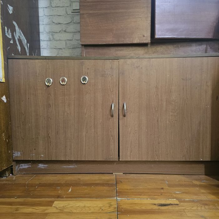 Продам шифонер,шкаф и тумбочку