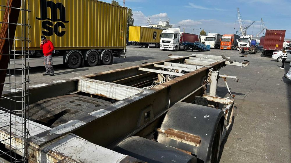 Semiremorca Transport Container