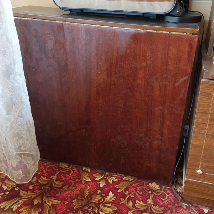 Sovetskiy stol sotiladi