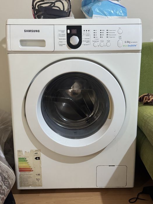 Продам стиральную машинку Samsung WF1600WCW Ecobubble
