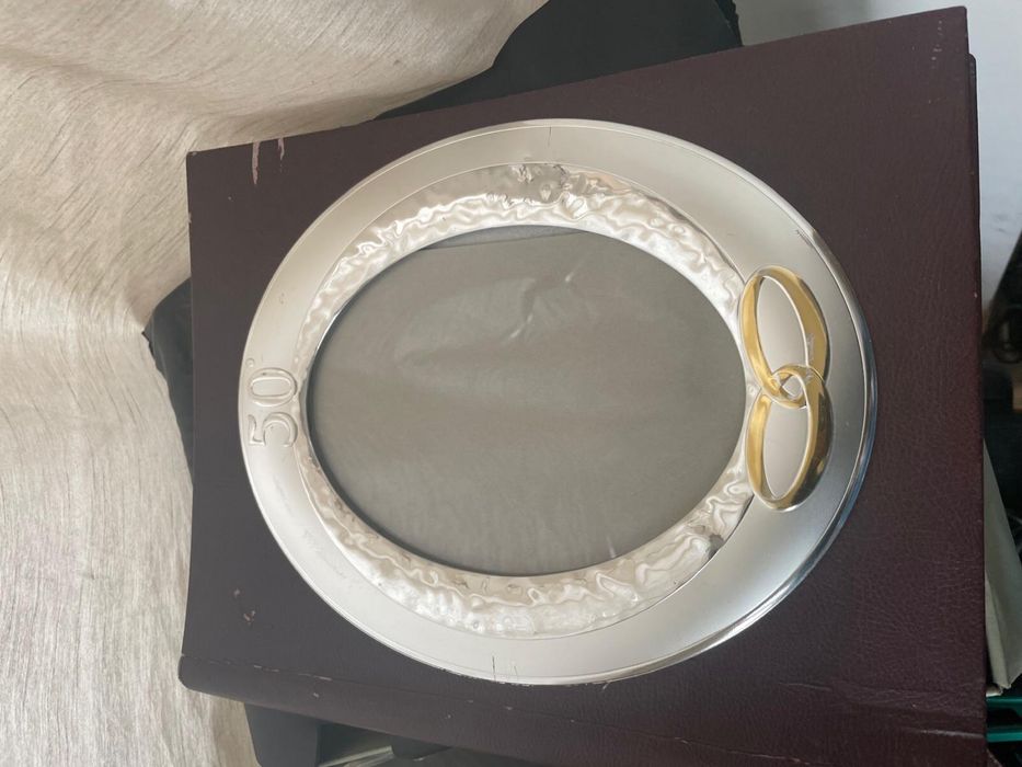 Album fotografii din argint cu piele,are geam pentru poza,model deoseb