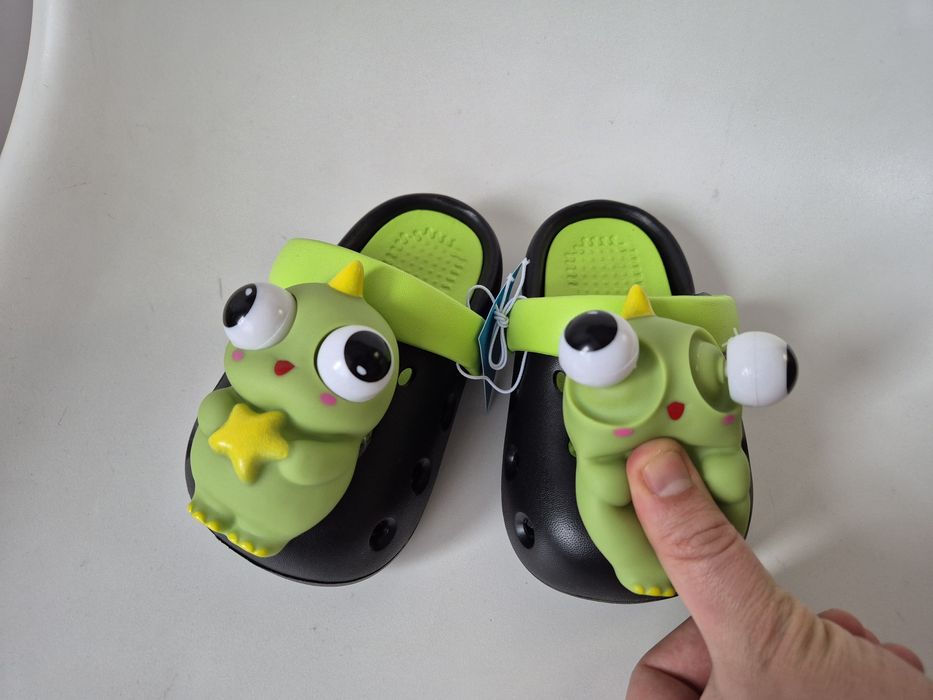 Papuci crocs copii cu jucărie
