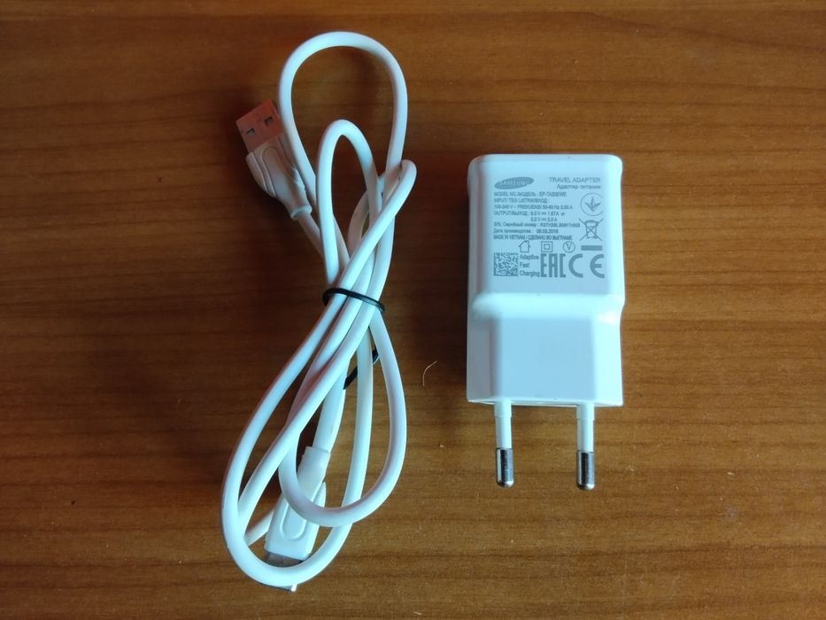 оригинално  супер бързо зарядно за всички видове модели смартелефони