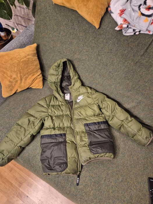 Geaca Nike de copii din puf