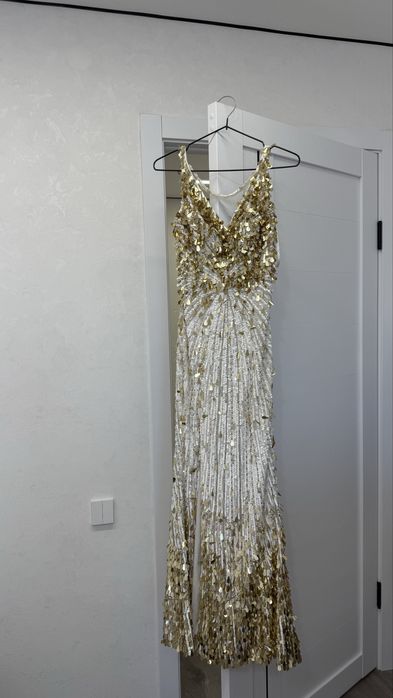 Продам платье (Италия, ручная работа). Состояние идеальное