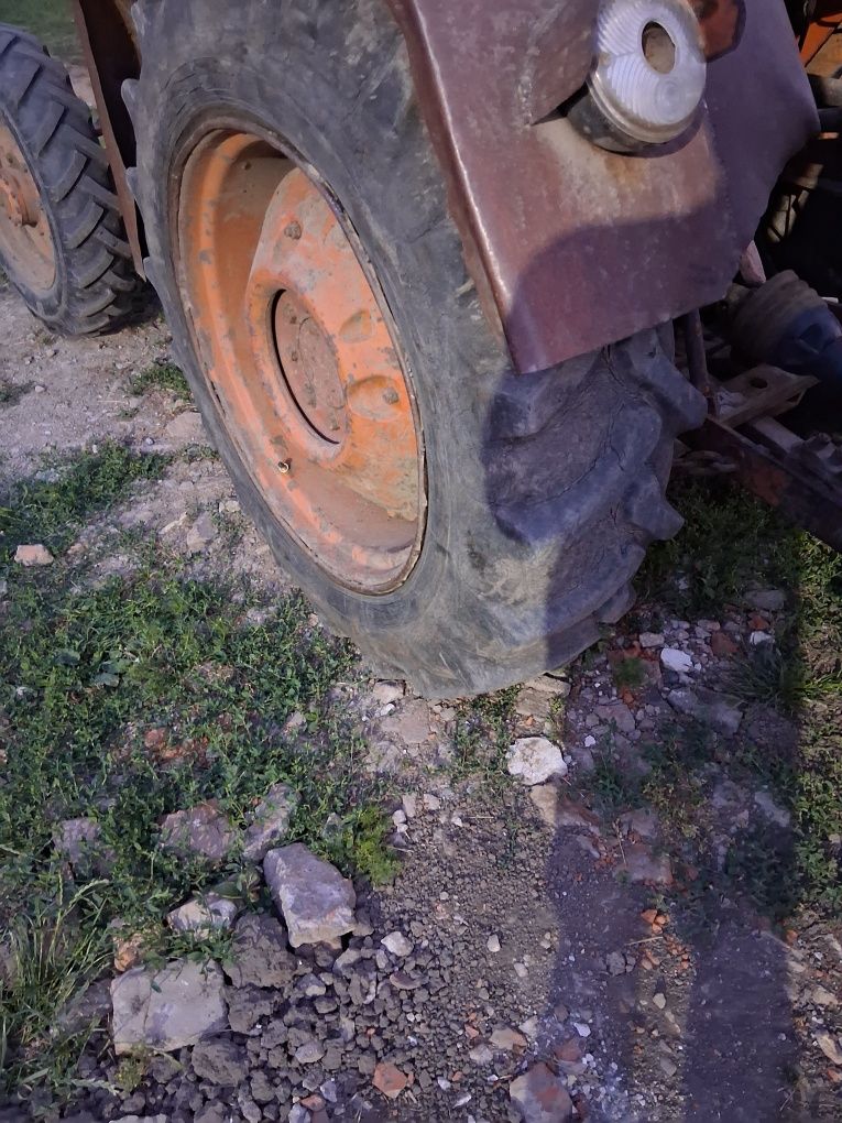 Utb 445 DT                  cu o maneta