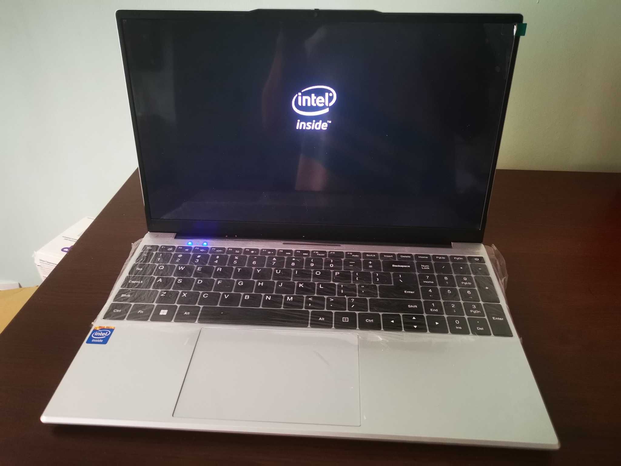 Нови 15.6-инчови бизнес лаптопи с Windows 11 Pro Intel Celeron