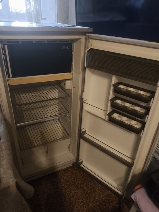 Холодильник б/у продам