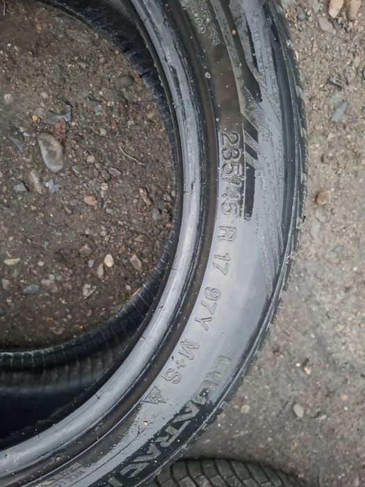 Vand 1 anvelopa 235 45 17 vredestine de iarna bun dot 2021