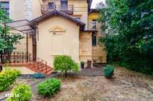Spatiu 4 camere, 120 mp, curte proprie cu acces auto, zona centrala