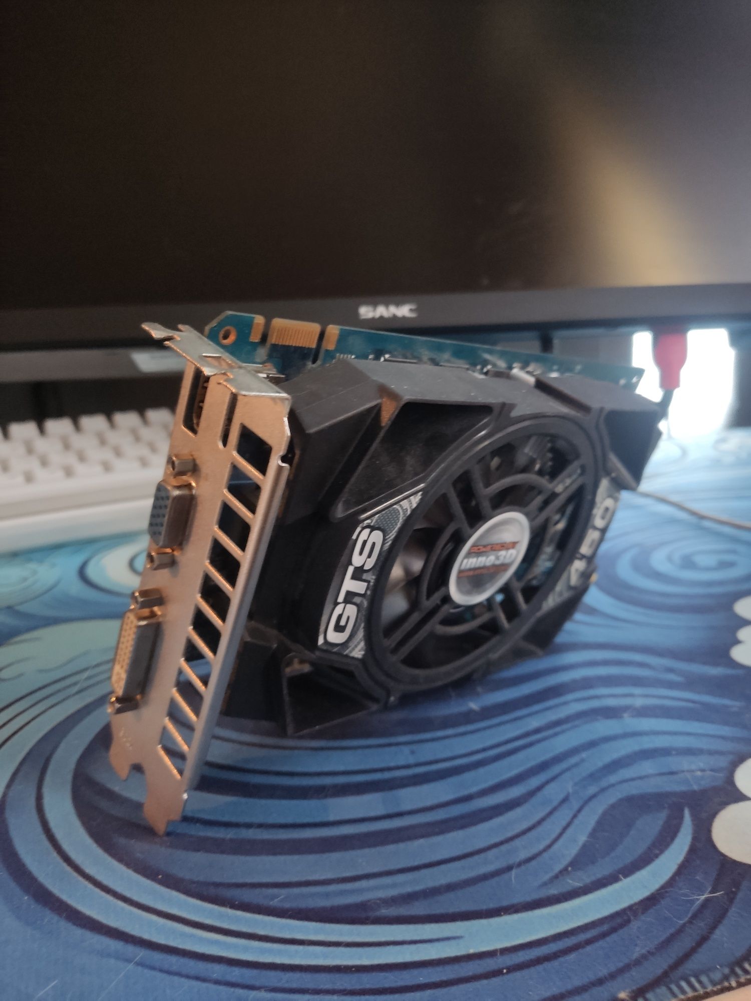 Продам видеокарту Gtx 450