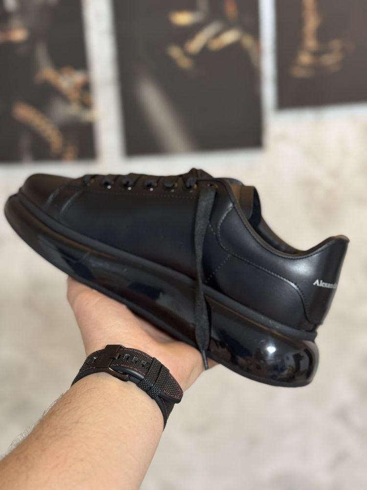 Adidasi Barbati Alexander Mcqueen Full Black Silicon!