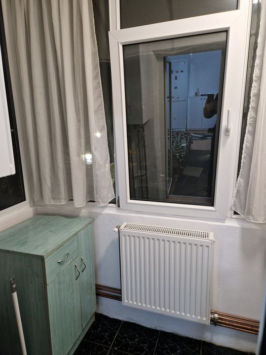 Închiriez apartament 2 decomandate, Rovine, parculet, centrala, et.1