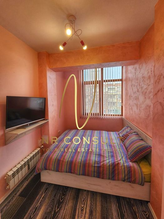 Дава се под наем Тристаен апартамент в София, Център - 90 кв.м за 1100 € - Снимка #10