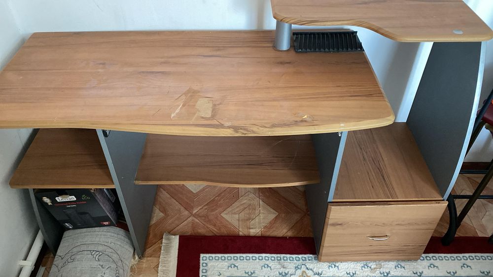 Компьютерный стол