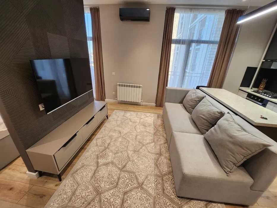 Квартира с хорошим ремонтам 1 комнатная на  Шота Руставели/ул.Бобур А.