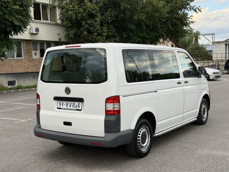VW Transporter T5 2.0 Tdi 102 Cp Euro 5 cu 8+1 Locuri