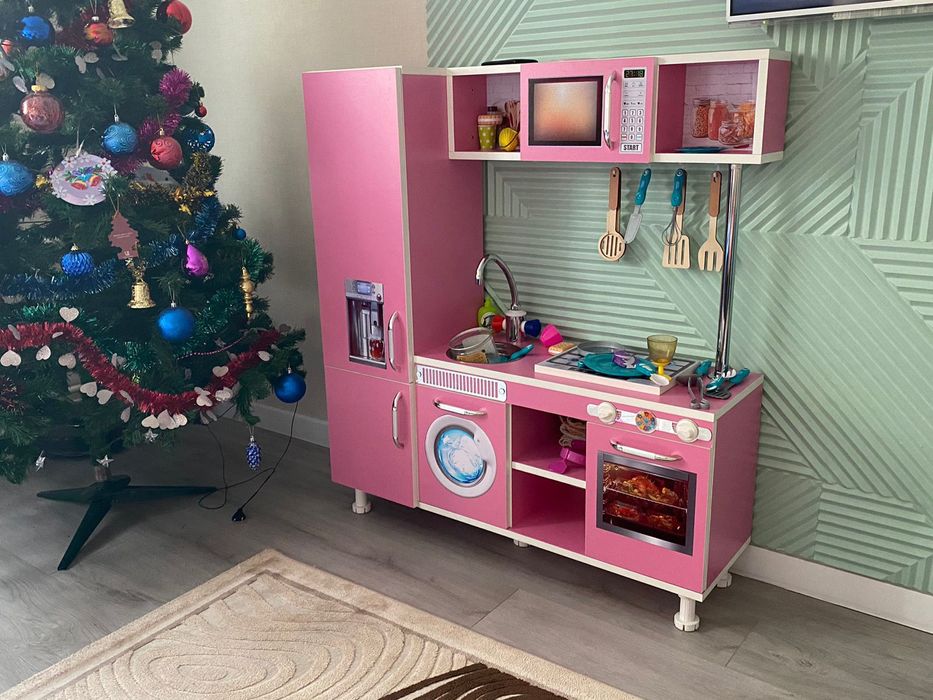 Детская игровая кухня.