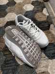 Adidasi reebok,purtati foarte putin,nu trimit in tara,