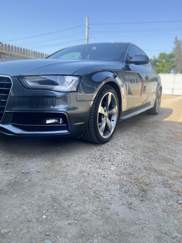 Vand/Schimb Audi A4 B8 Facelift S-Line extrem de intreținut