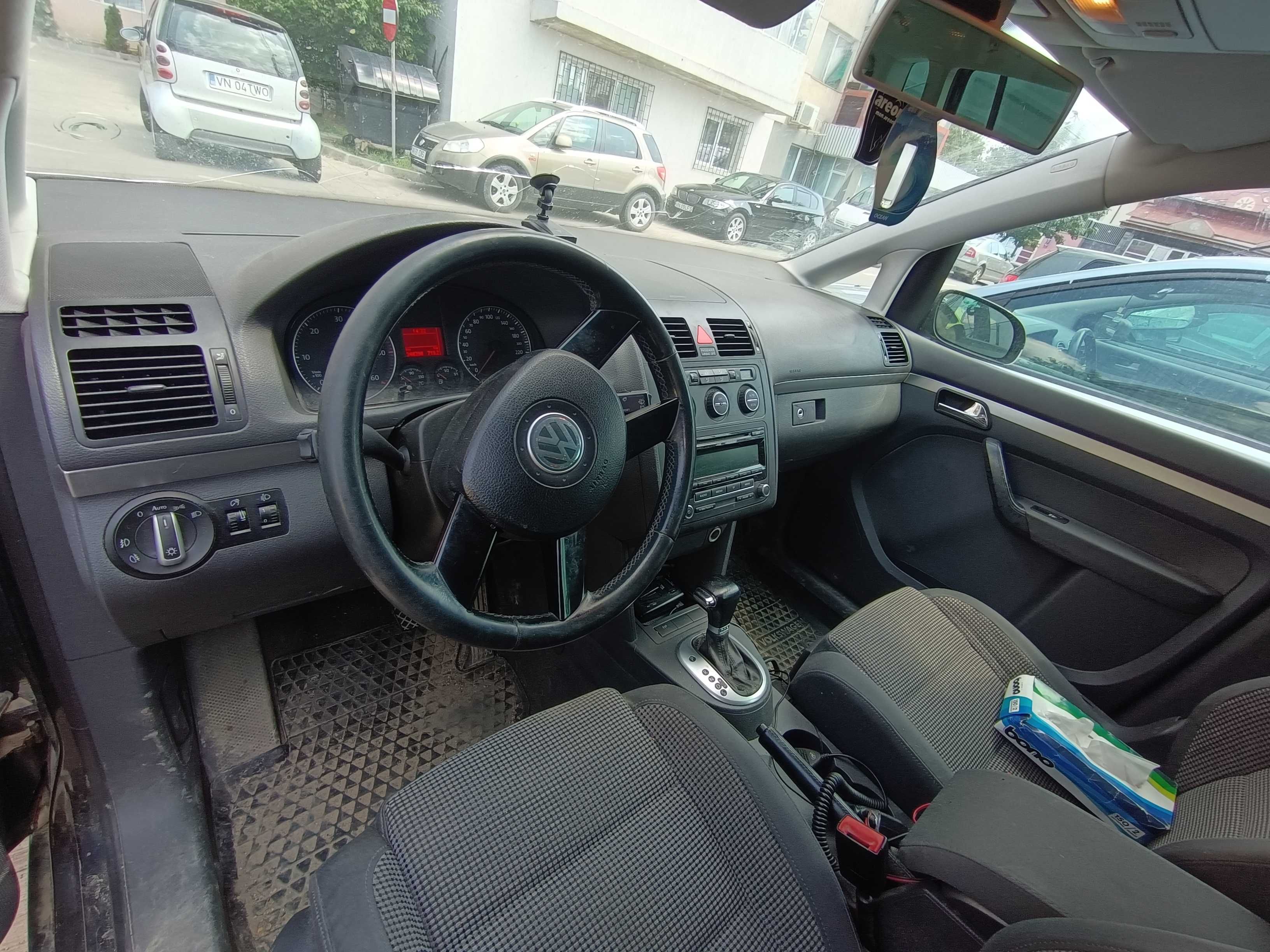 Wolswagen Touran an 2004 1,9 tdi BKC 105 CP automat 7 locuri in acte