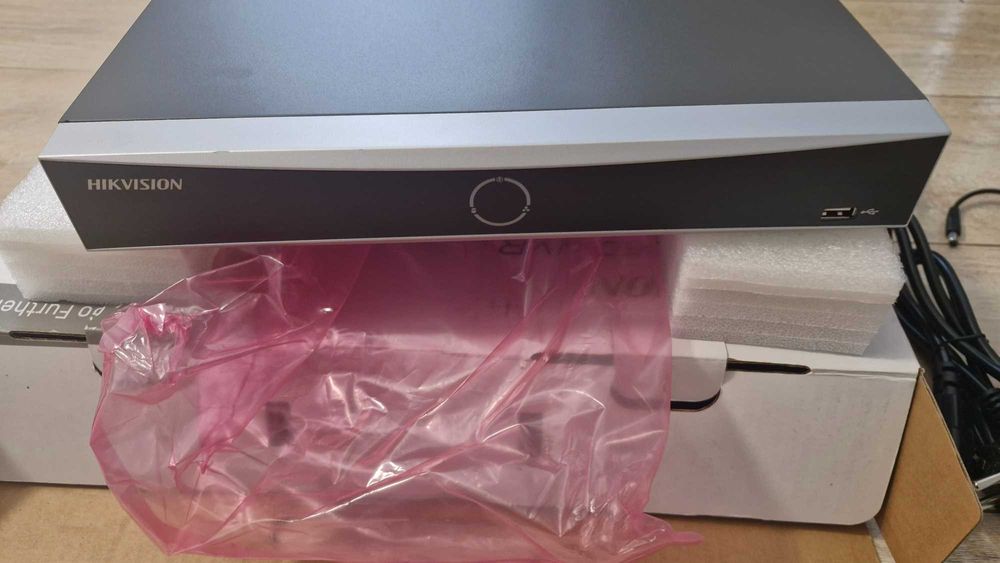 NVR Hikvision DS-7608NXI-K1/8P