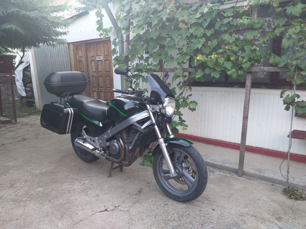 Motocicleta HONDA NTV 650