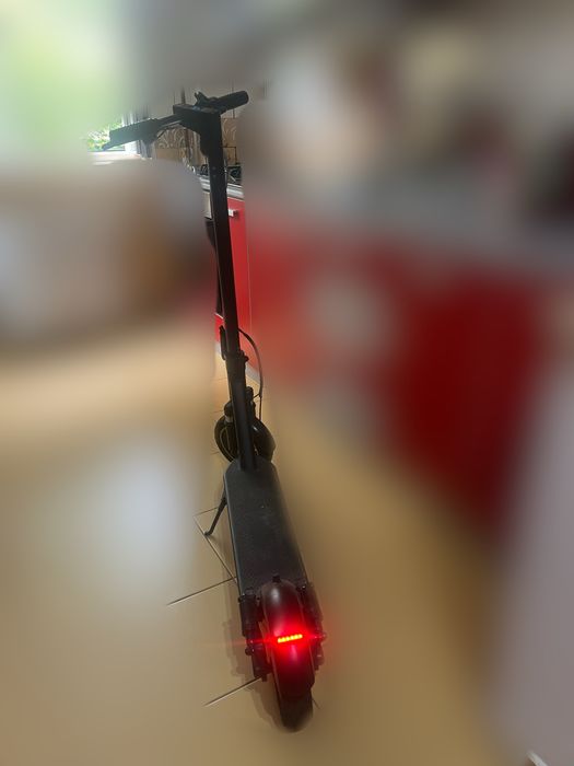 Trotineta electrică JUICEASE ESMAX 1000W, autonomie 45km