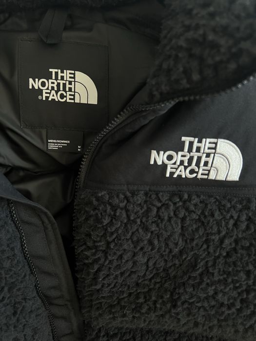 Geaca originala The North Face cu pene si puf
