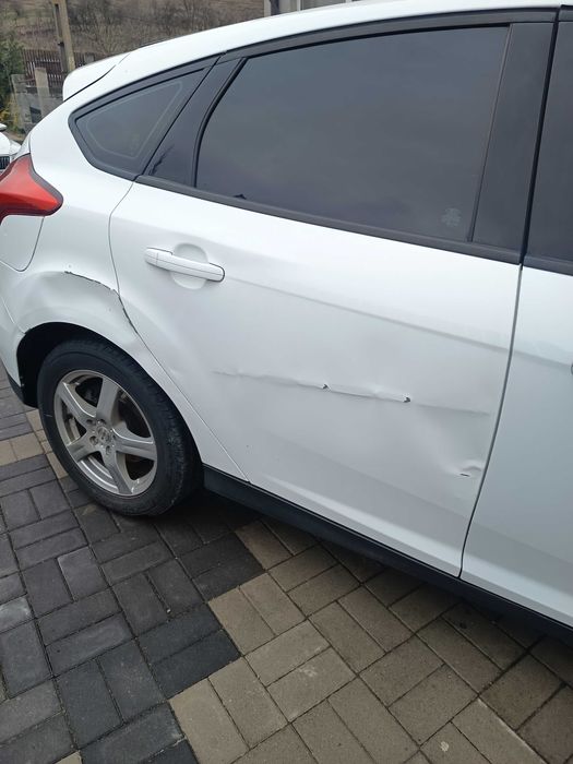 Ford Focus 3 Facelift usor avariata ,deplasabila pe orice distanta