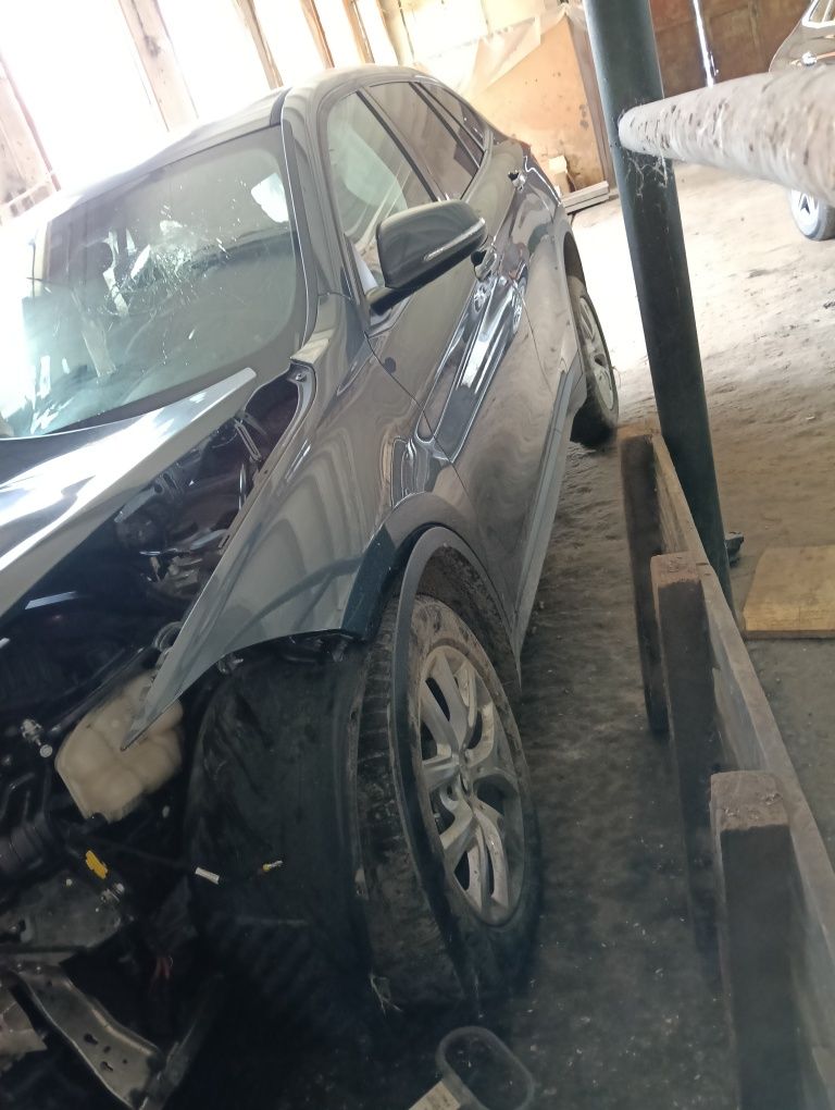 Dezmembrez BMW x1 2018 2.0 4×4 150 cai