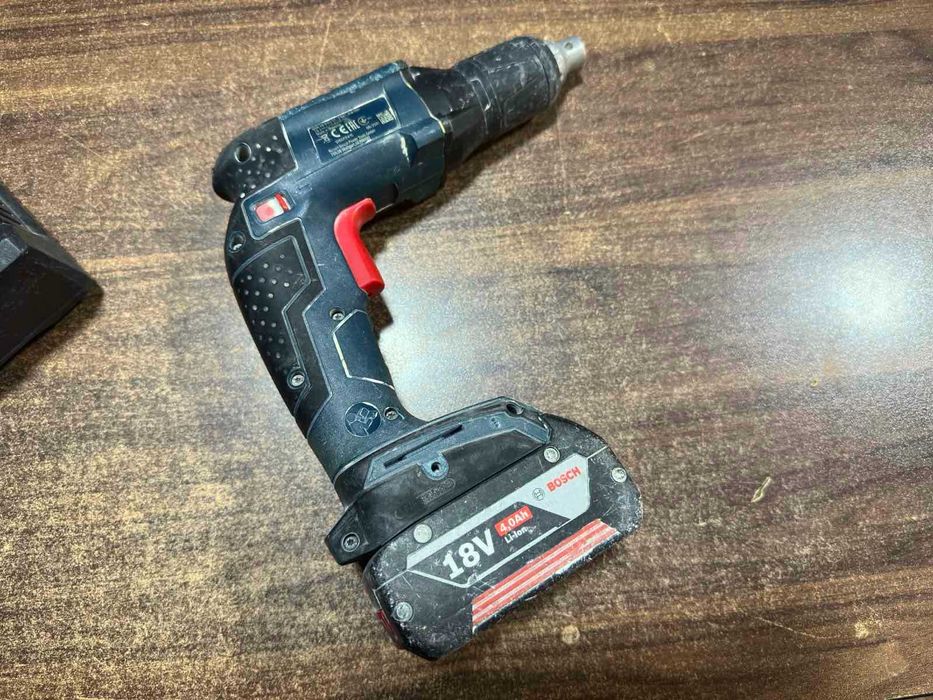 Винтоверт за гипсокъртон Bosch GSR 18 V-EC TE с батерия и зарядно