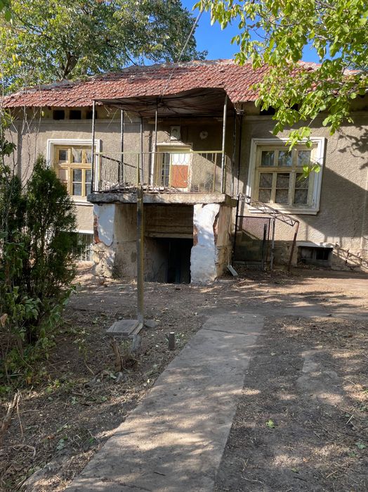 Продава се селска къща