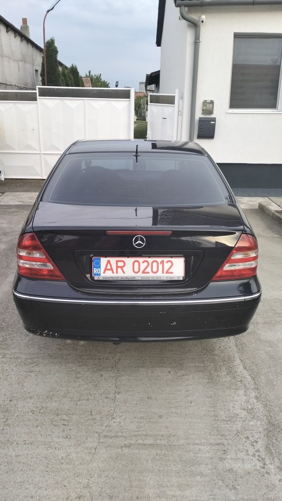 Vând Mercedes Benz c 220