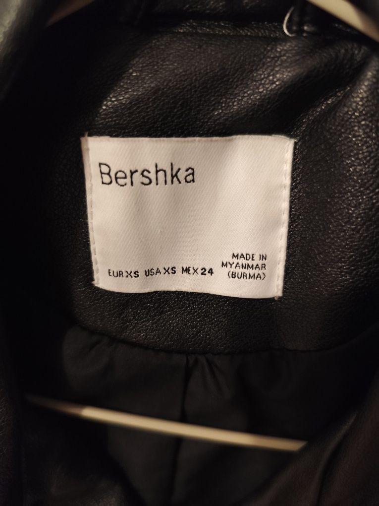 Кожено яке Bershka