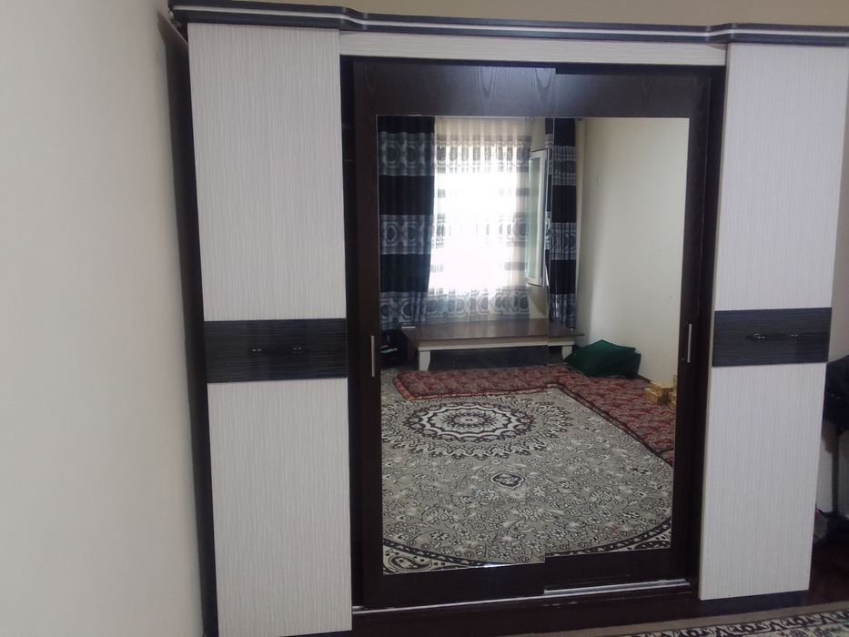 Yotoqxona shkafi sotiladi
