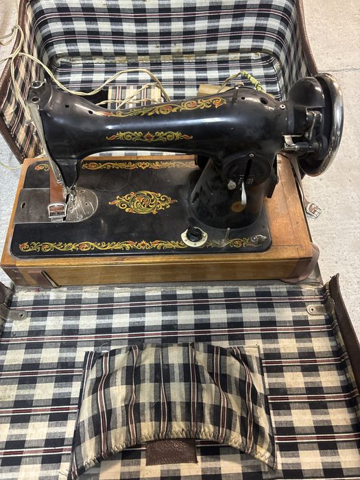 Vintage masina de cusut Podolsk tip Singer