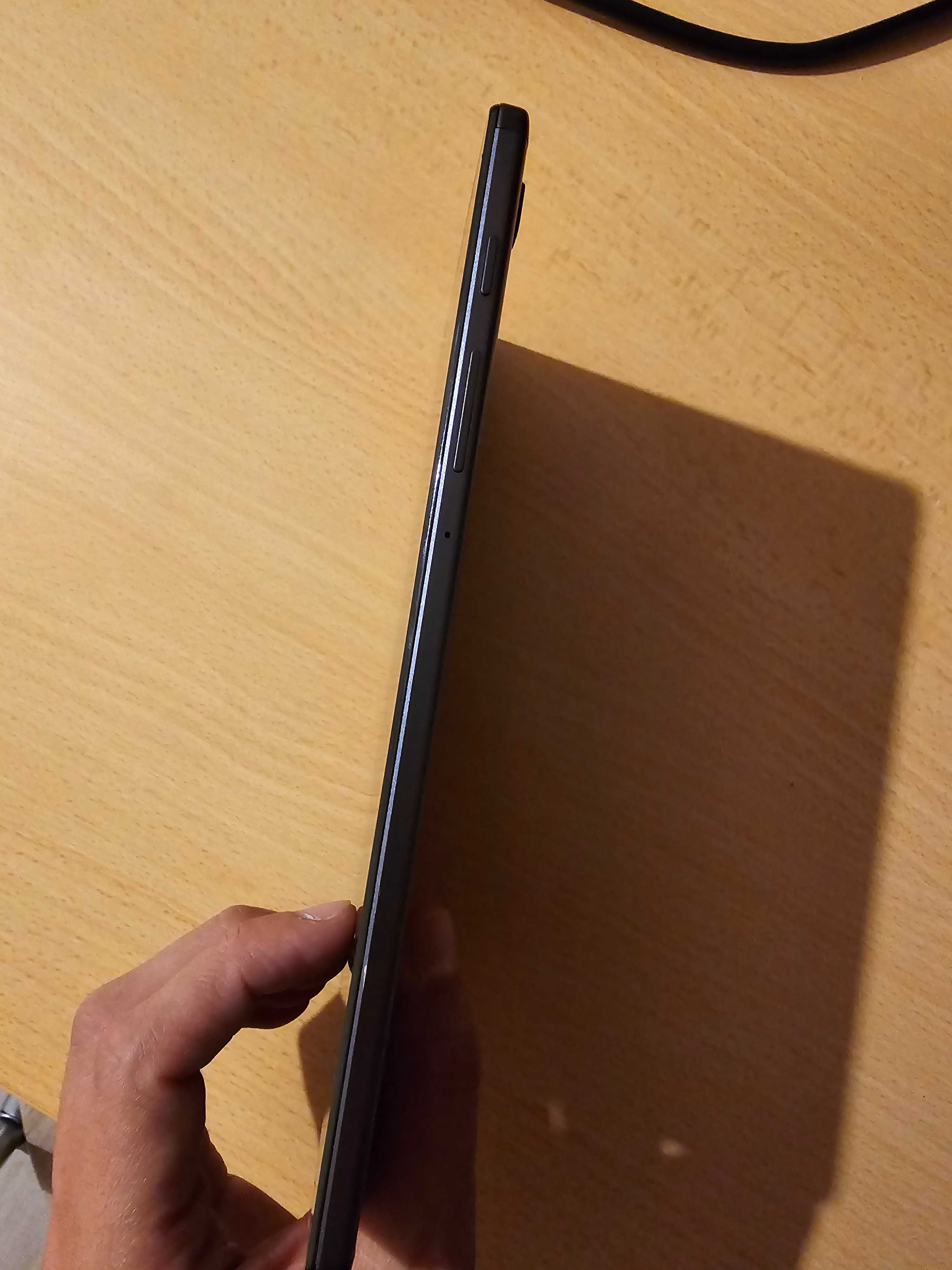Продавам Samsung Tab A7