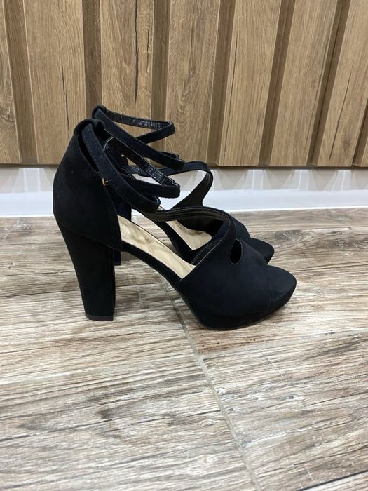 Дамски сандали