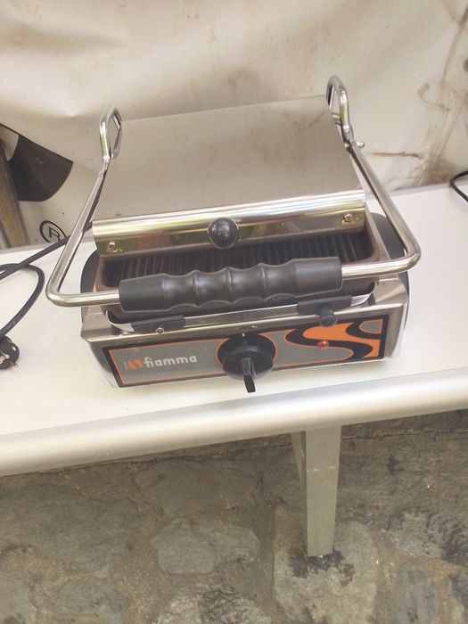 Vând toaster profesional